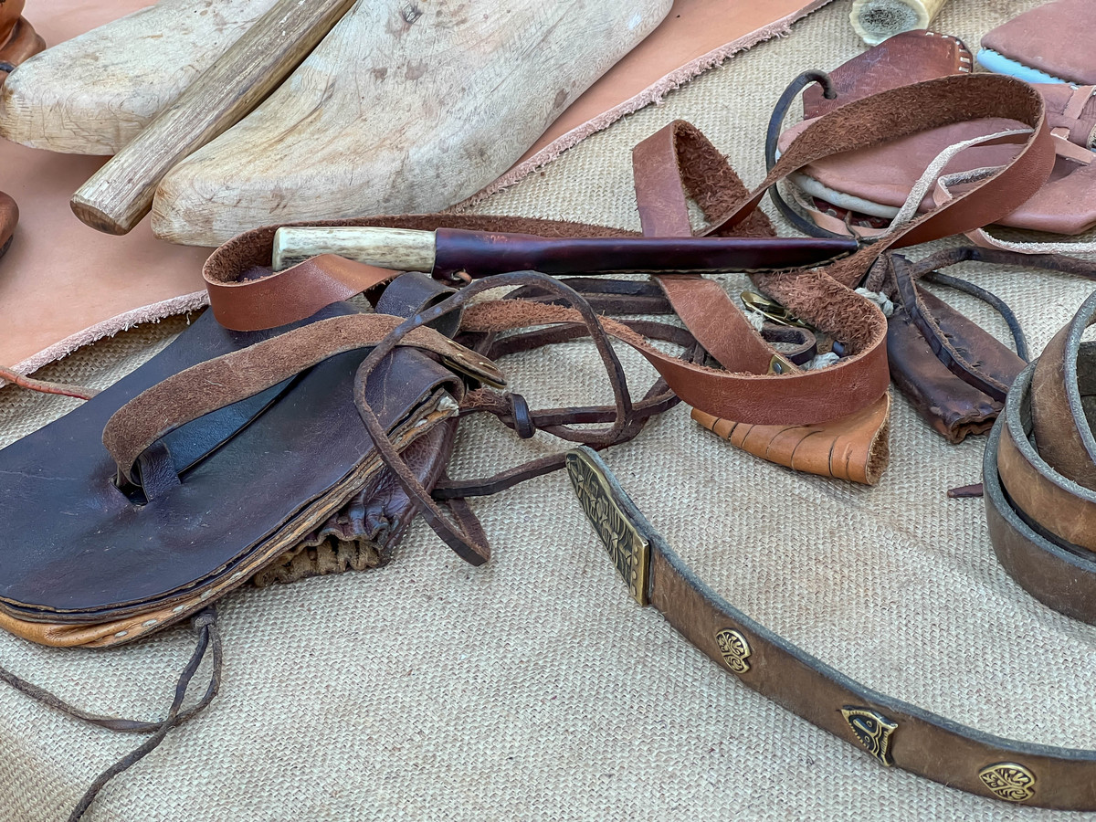 Men's Vintage Brown & Black Leather Belt - Handcrafted & Durable