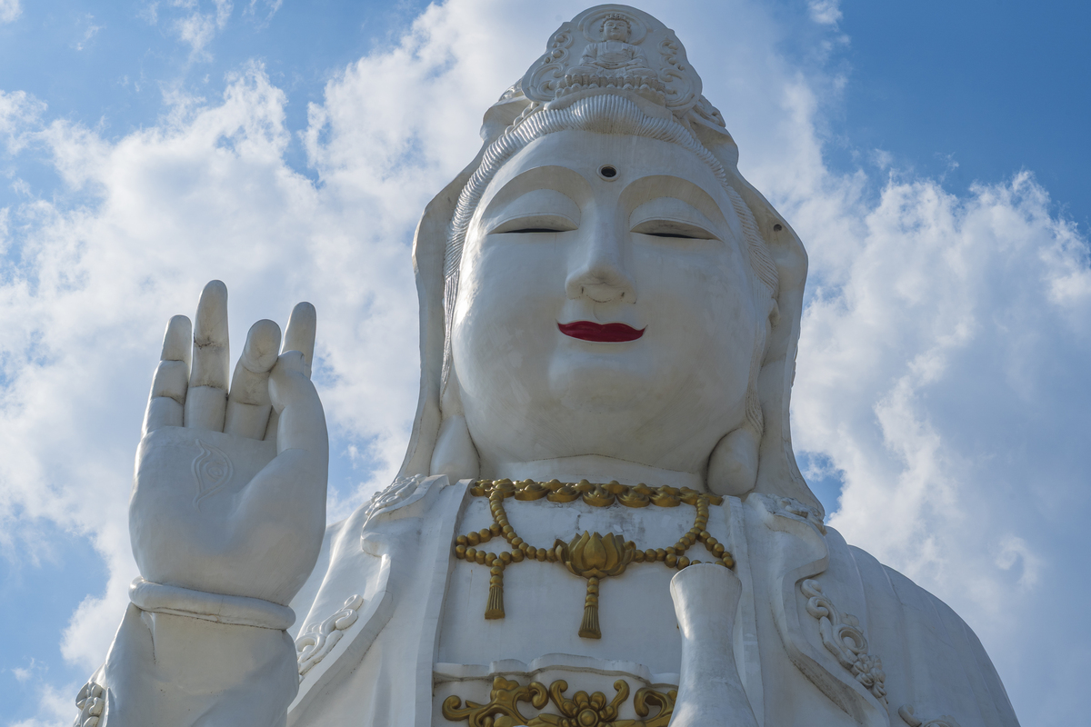 观音菩萨的教诲：自求伞者无需他度 - 启示我们战胜困难的智慧