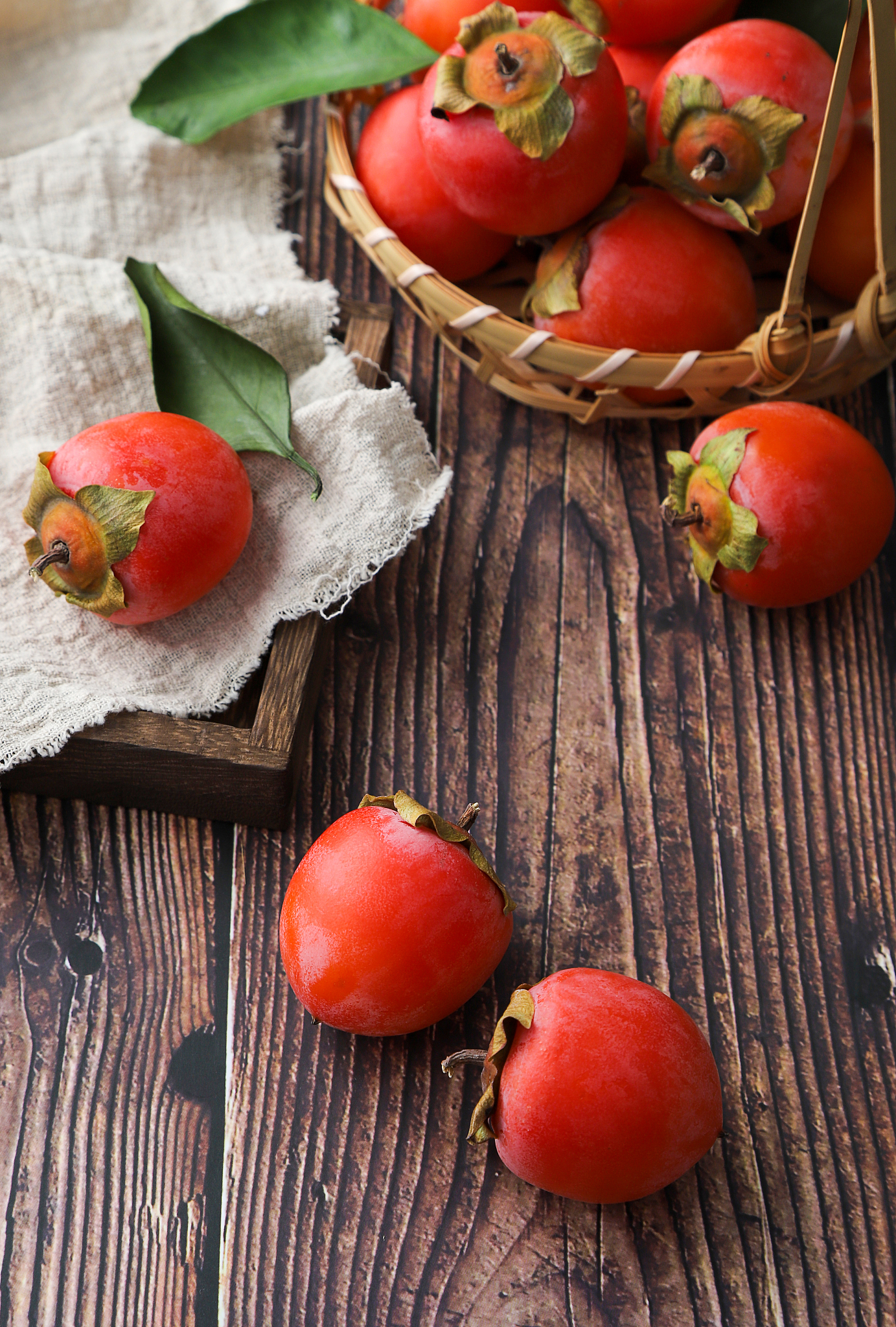 柿子的营养价值和功效：健康益处及食用注意事项