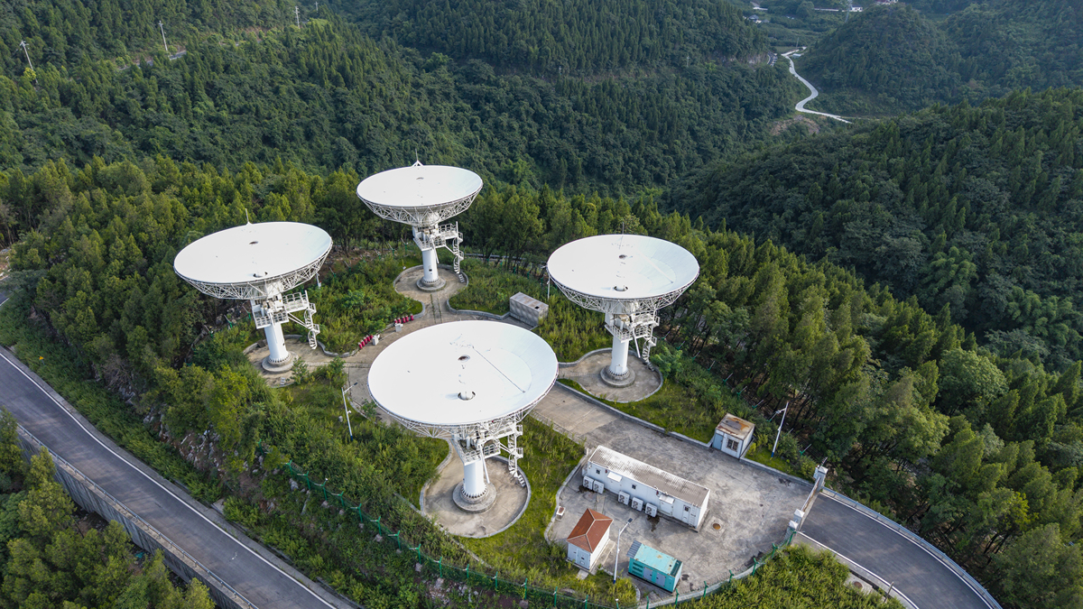 中国天眼FAST重大科研成果：天鹅座X射线源、脉冲星、银河系氢分布图、外星文明探索