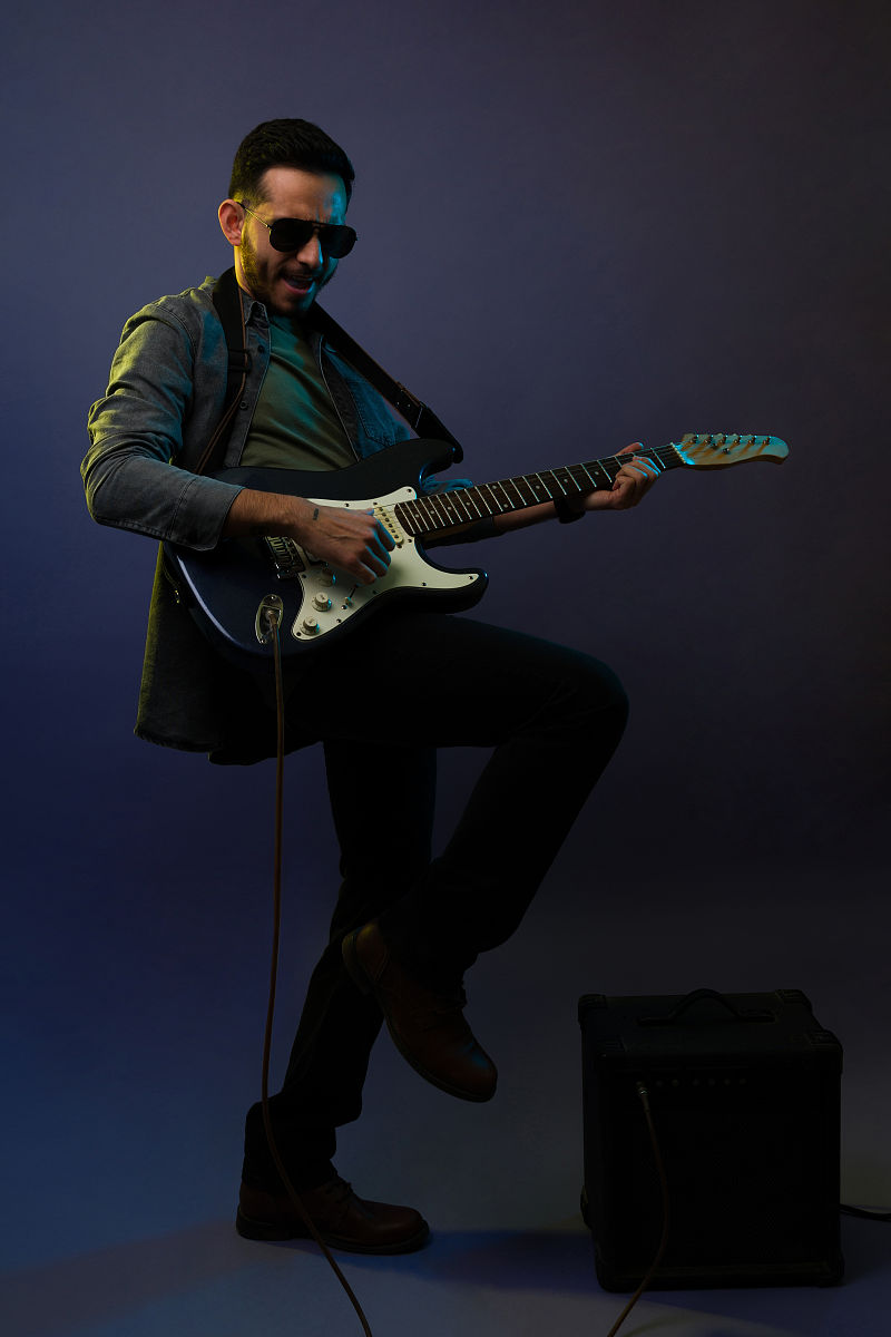 著名摇滚布鲁斯吉他手