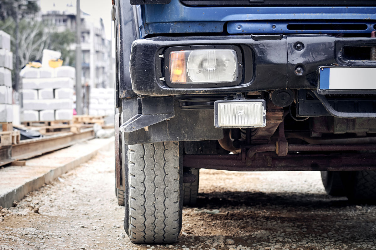 解放j6p550上大坡供油不畅有时温度偏高减档小油门水温马上又正常是什么原因