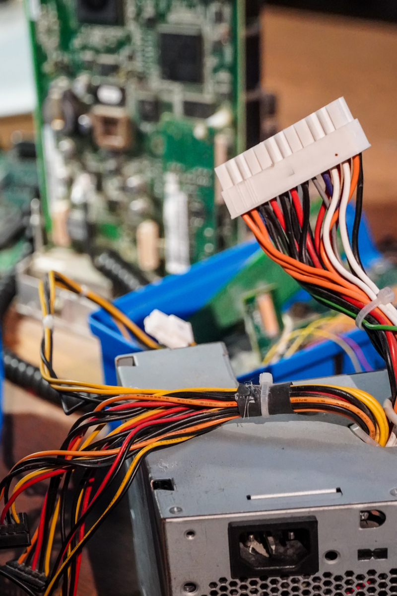 鑫谷gm1250w电源为什么被称为炸弹电源