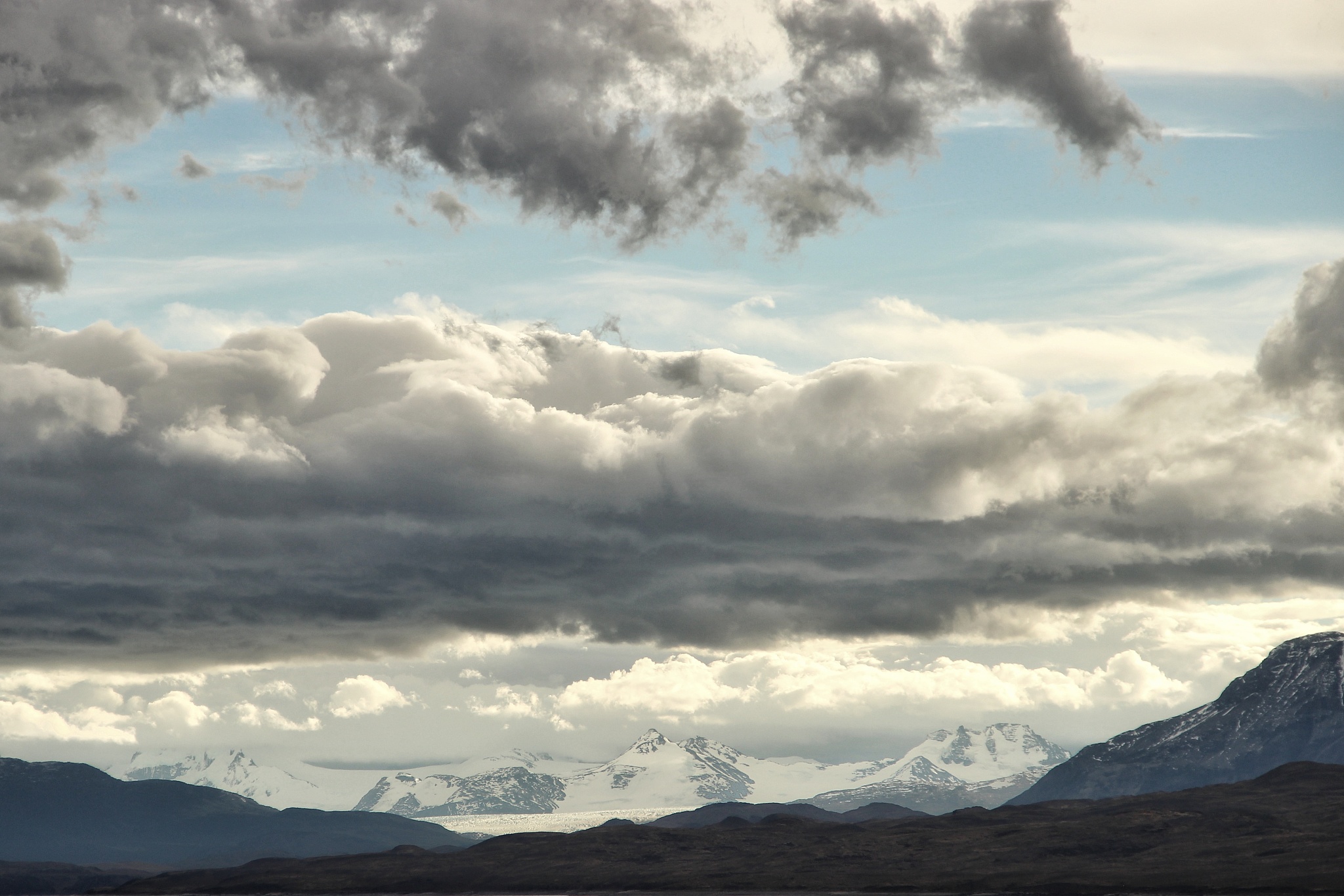 寻找失落的记忆与神力：穿越宇宙的神明之旅