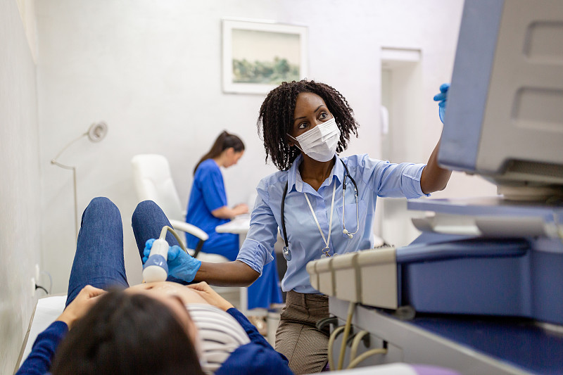 成都高级护理专业就业方向与前景分析