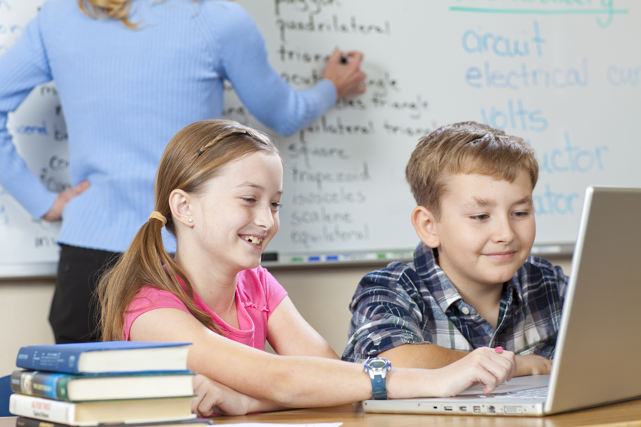 安龙县职业技术学校2022年招生专业：机电、汽车、计算机等热门专业