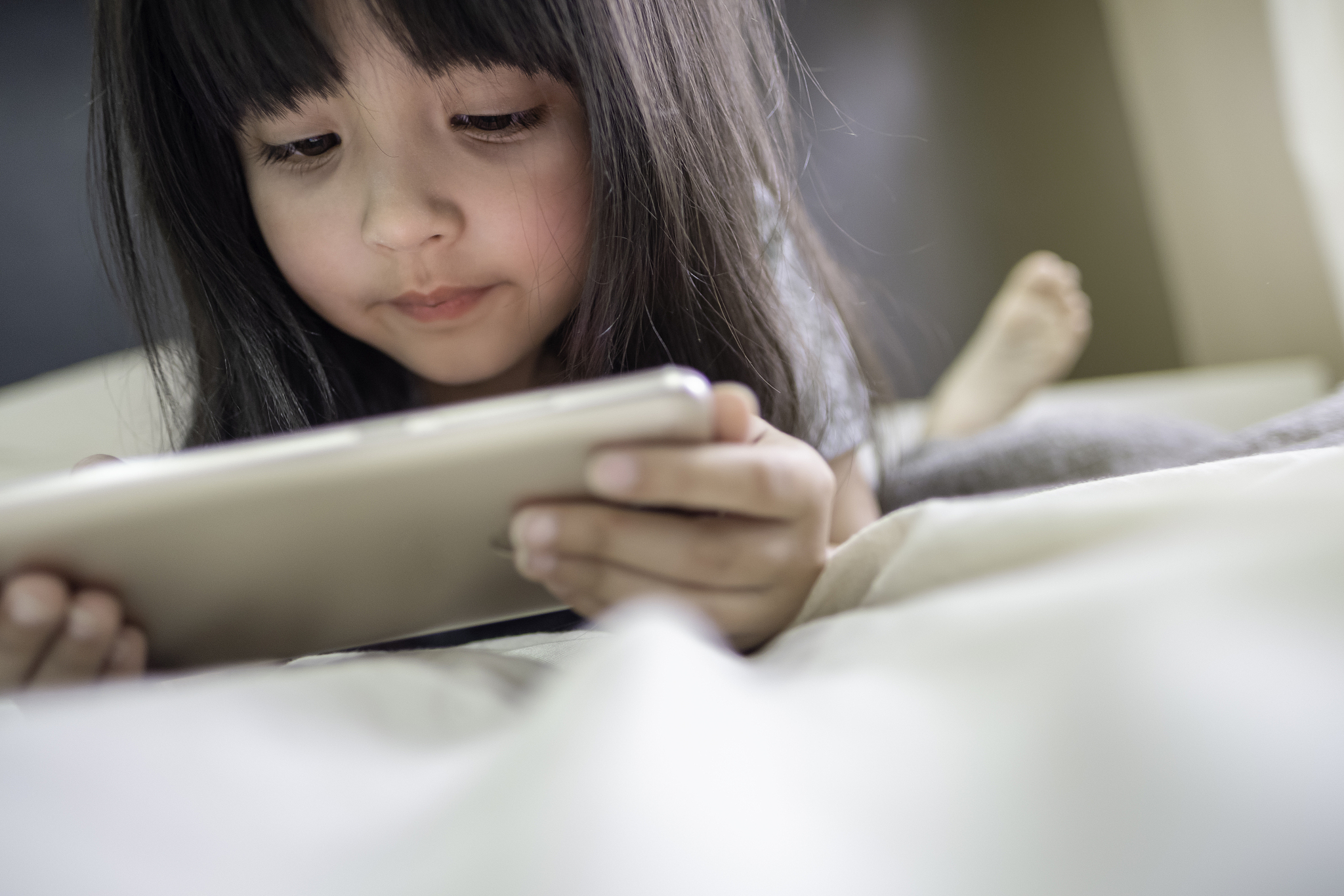 11岁女孩沉迷游戏晚睡？试试这7招有效引导！