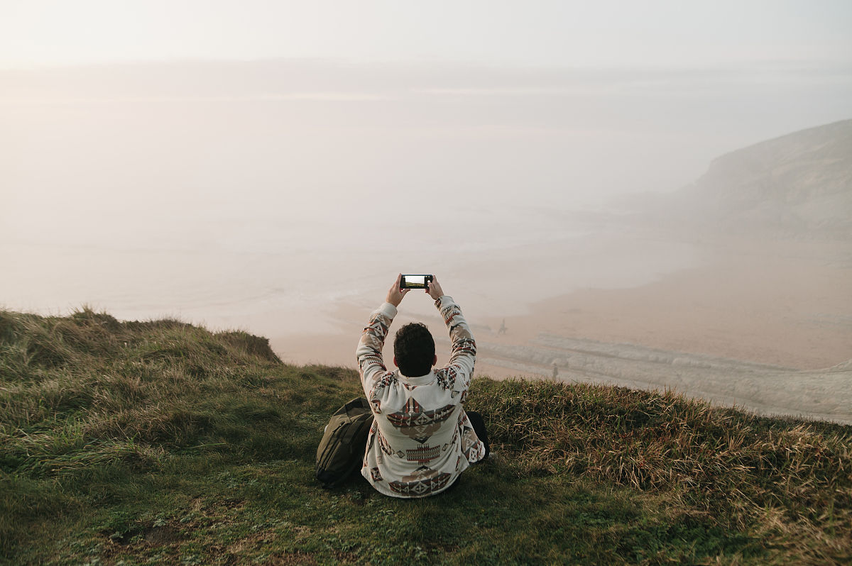 年轻的足迹，生命的诗篇：我的旅程与爱情