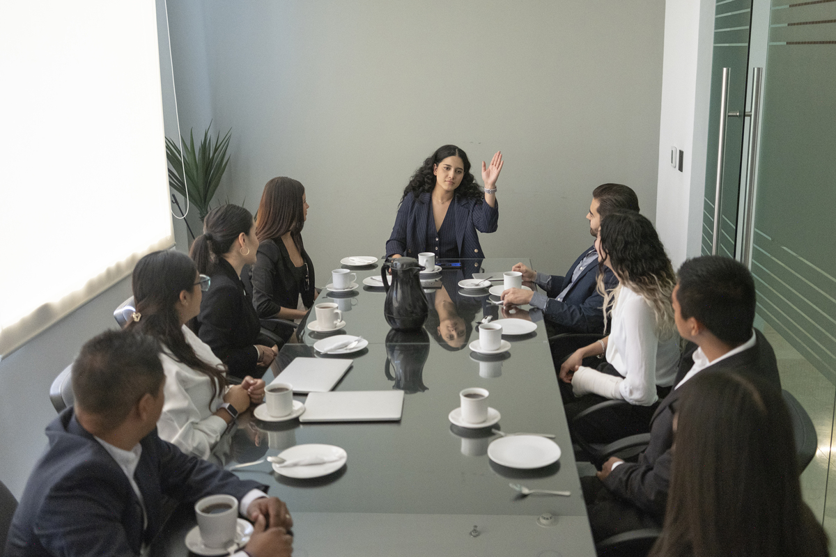 帮我写一份500字左右的国际业务岗位实习期总结