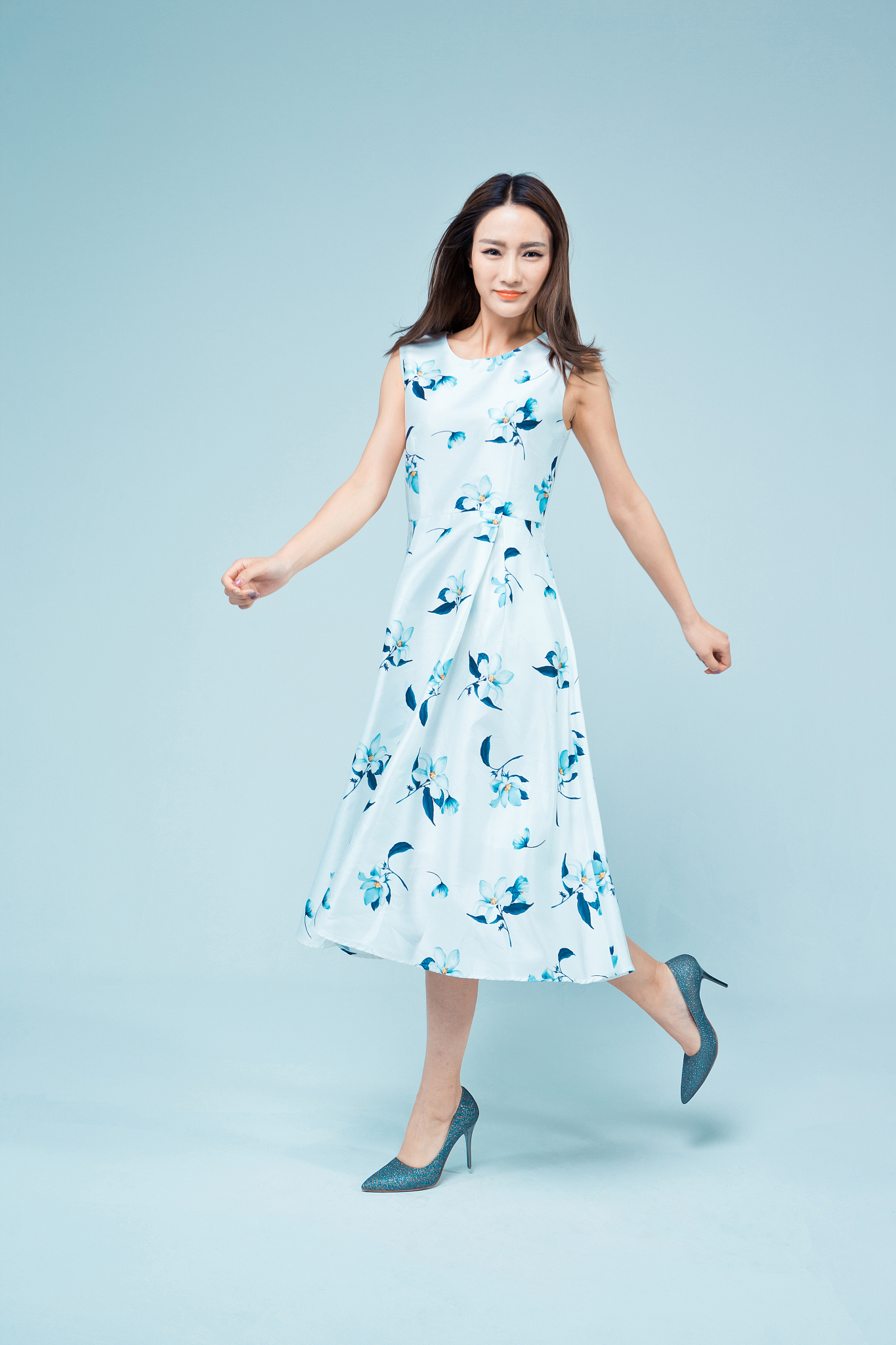 httpstutoushaonvtmallcomshopview_shophtmspm=a230r7195193199707939722bcd1099rzl0dY分析一下这个店铺