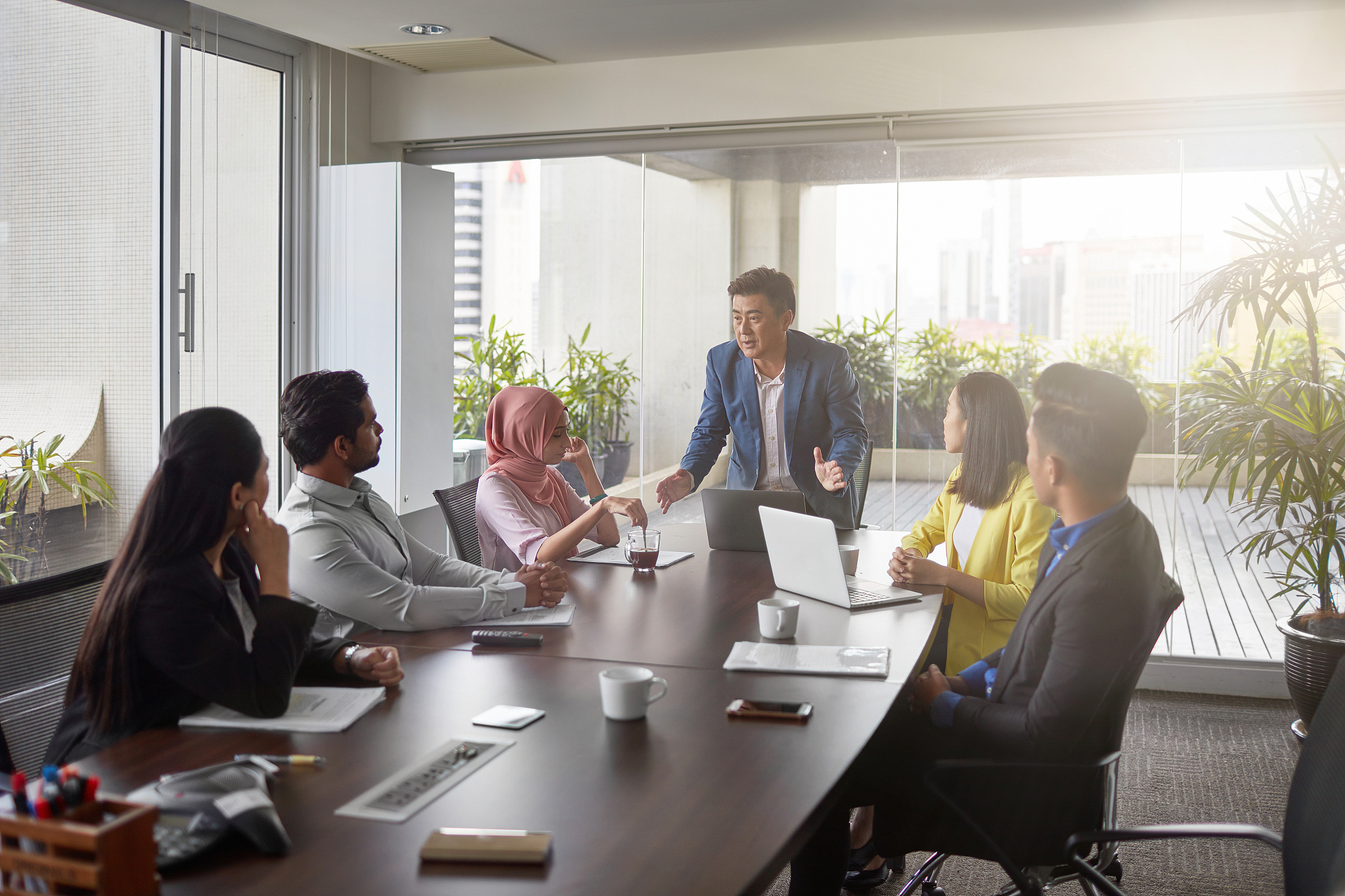 第三方如何询问领导关于合伙工程项目的问题