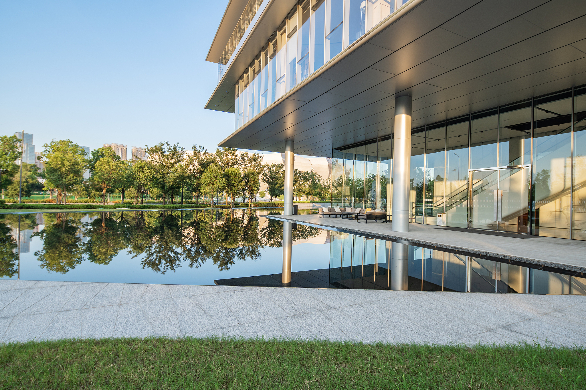 上海交大教育集团湖畔设计学院位于回答加扩展