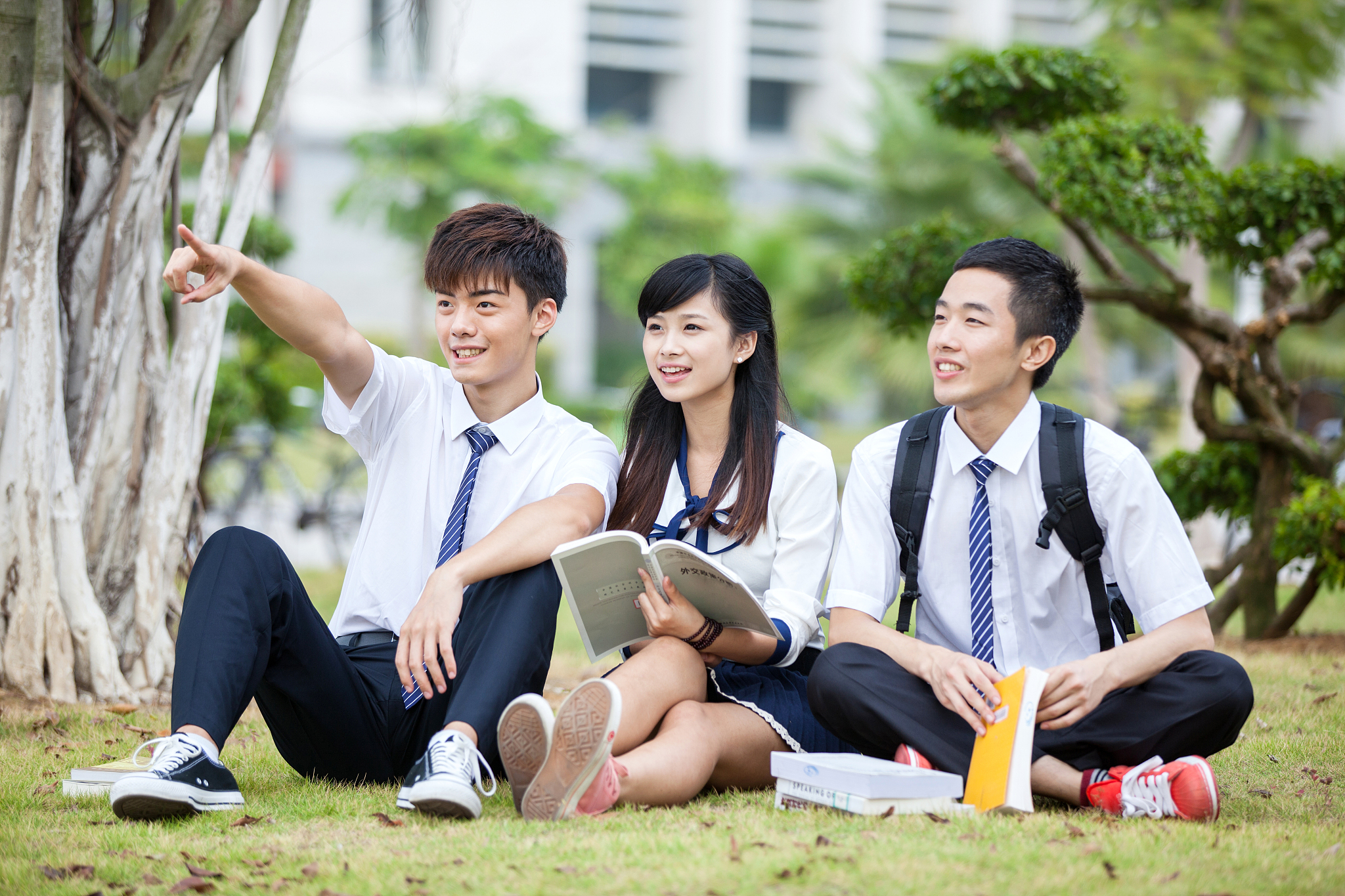 青春校园：学霸校草与他的五人天团