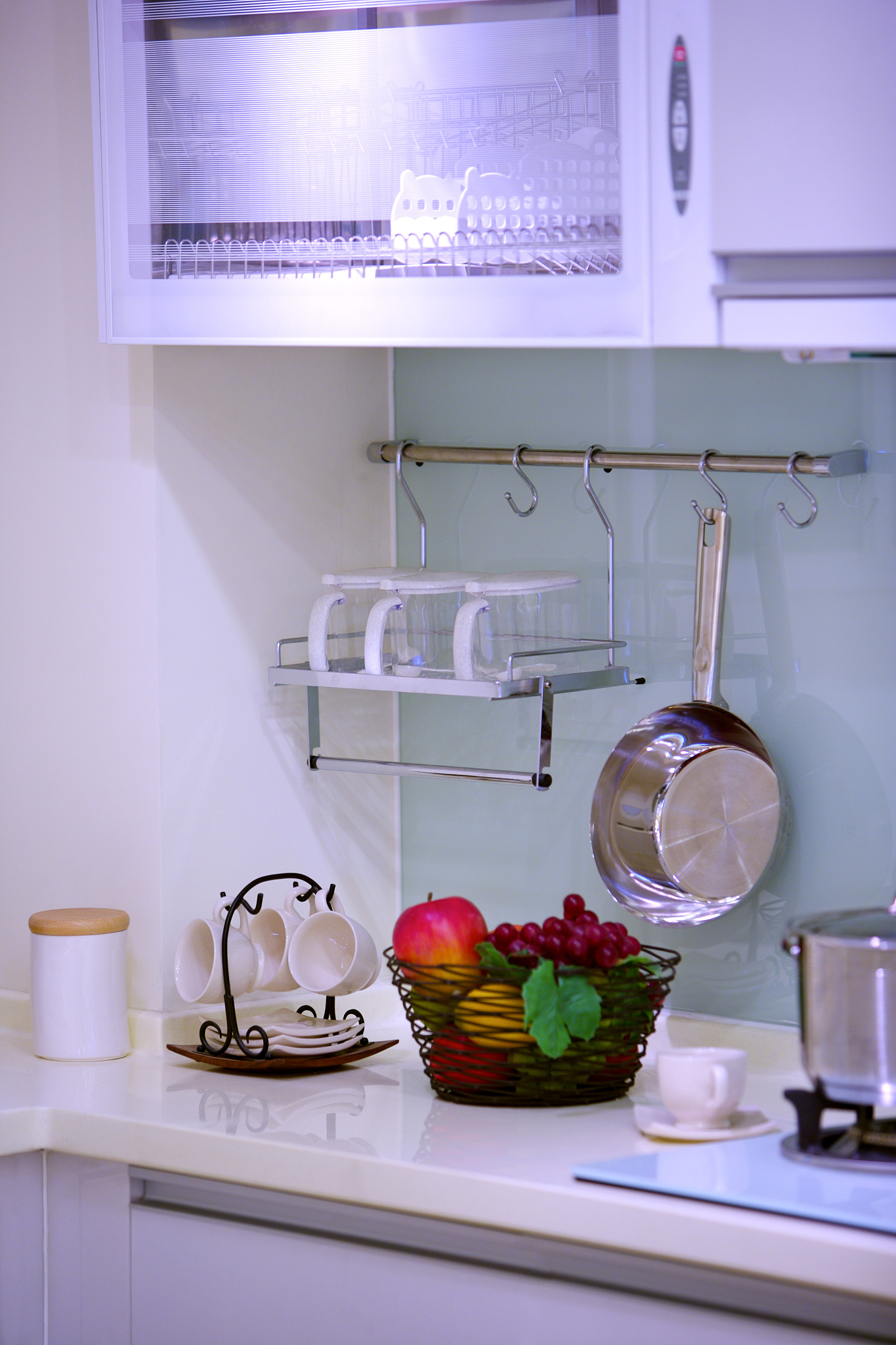 让你的厨房焕然一新！实用厨柜保养秘诀，打造井井有条的厨房