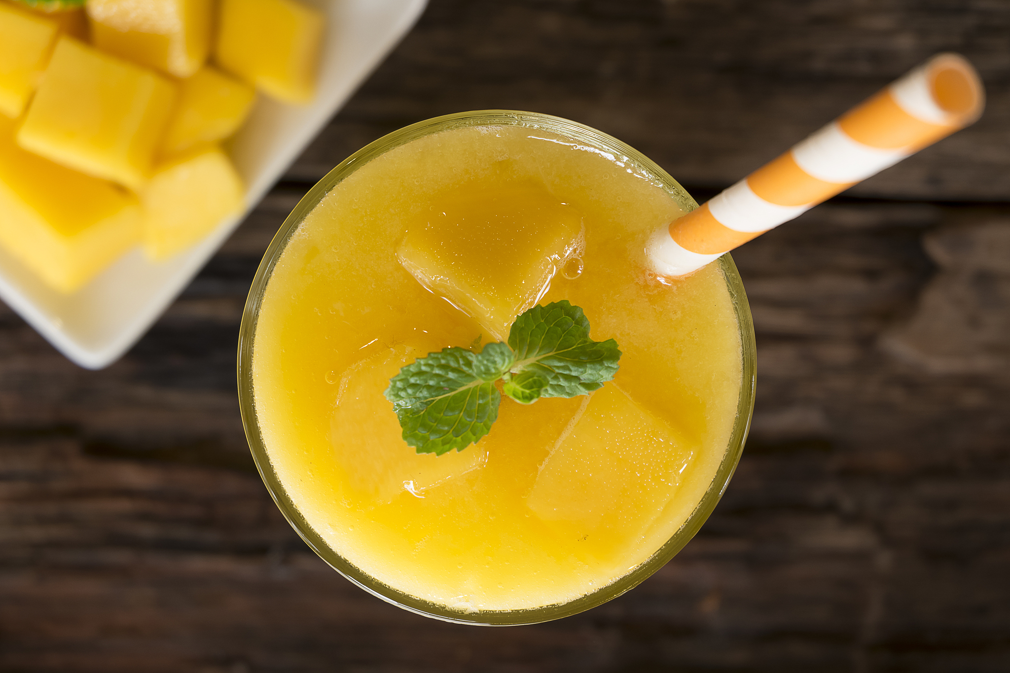 冰镇芒果汁的做法_冰镇芒果汁怎么做