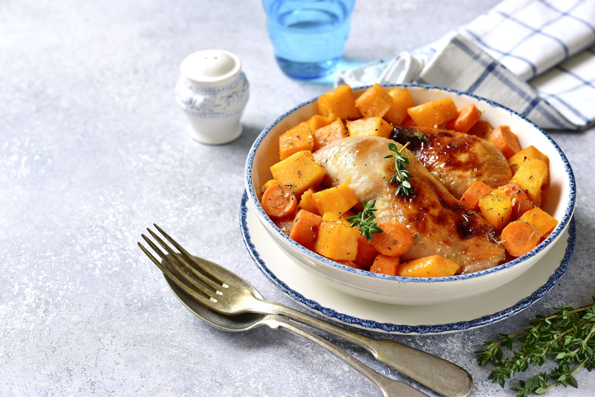 roasted chicken legs with pumpkin and carrot