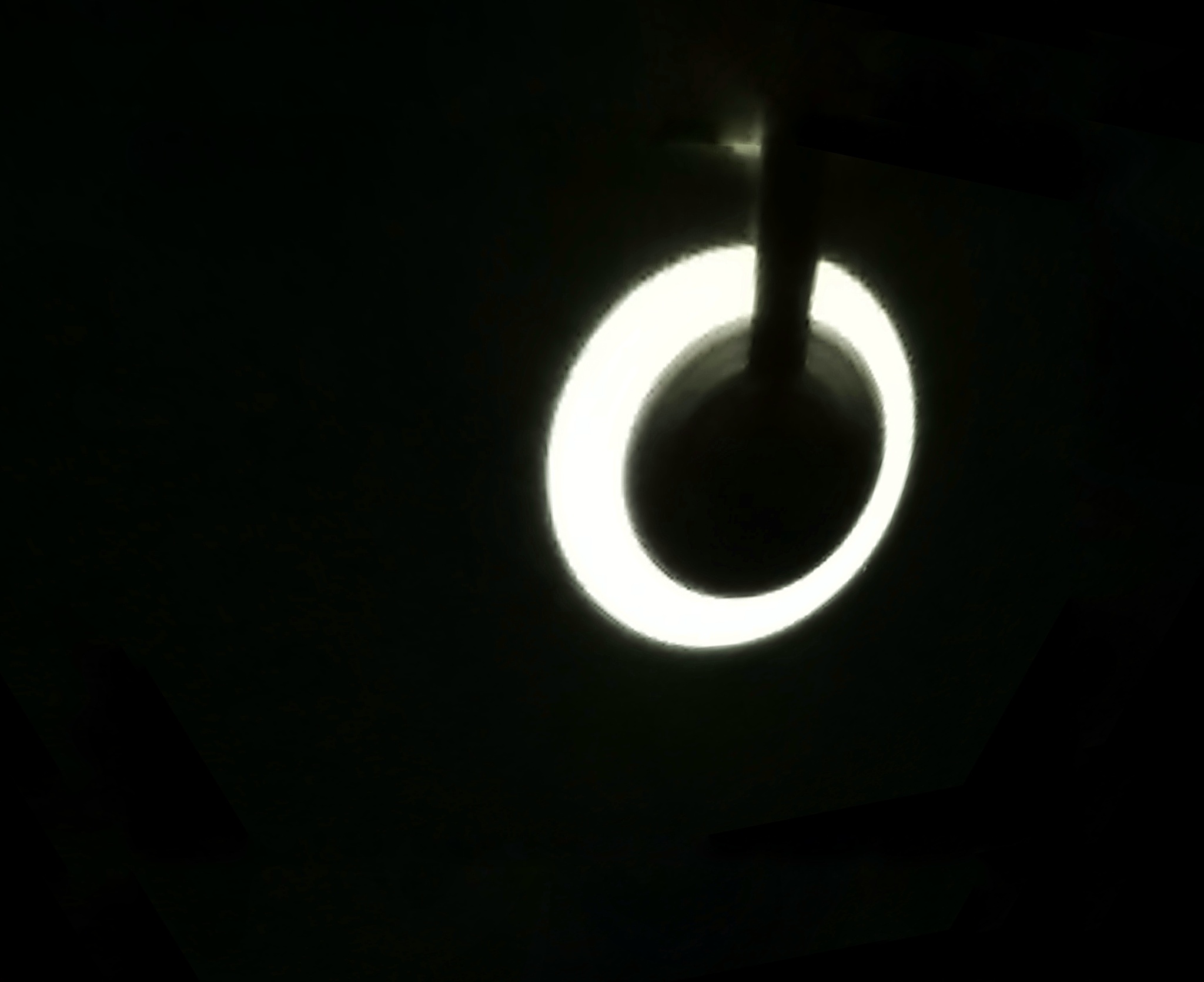 仿佛若有光: A Glimpse of Hope and Light