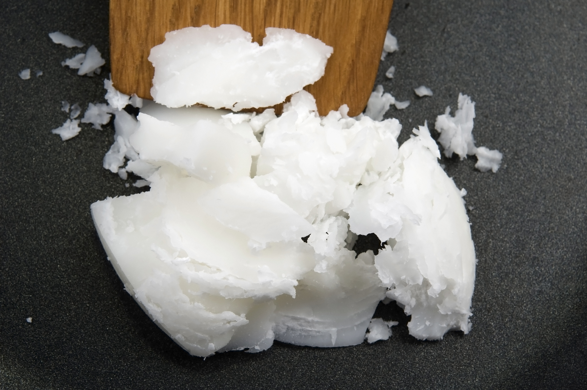 成人每天烹调油用量是，