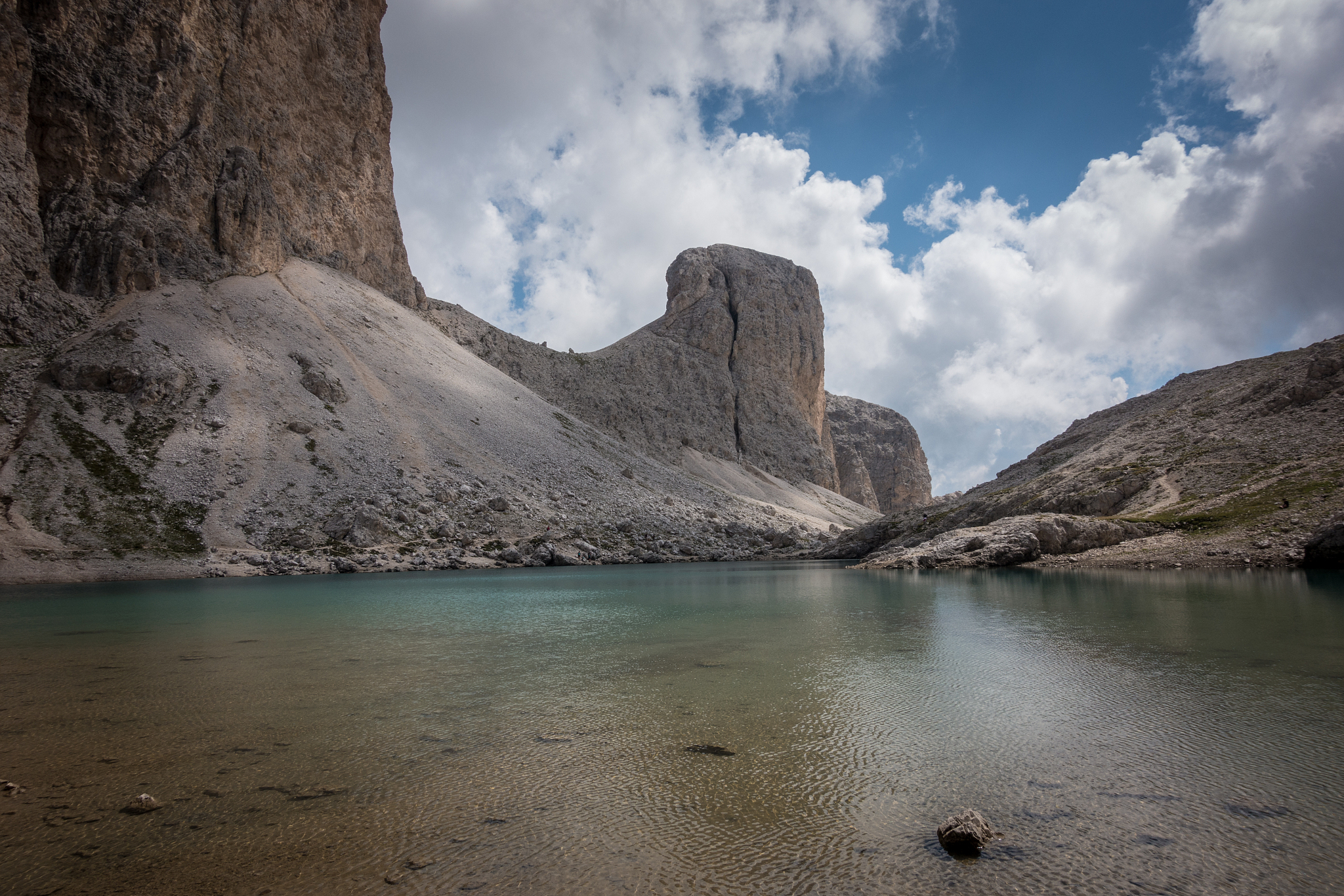 lado d'antermoia, mountain lake in the alps