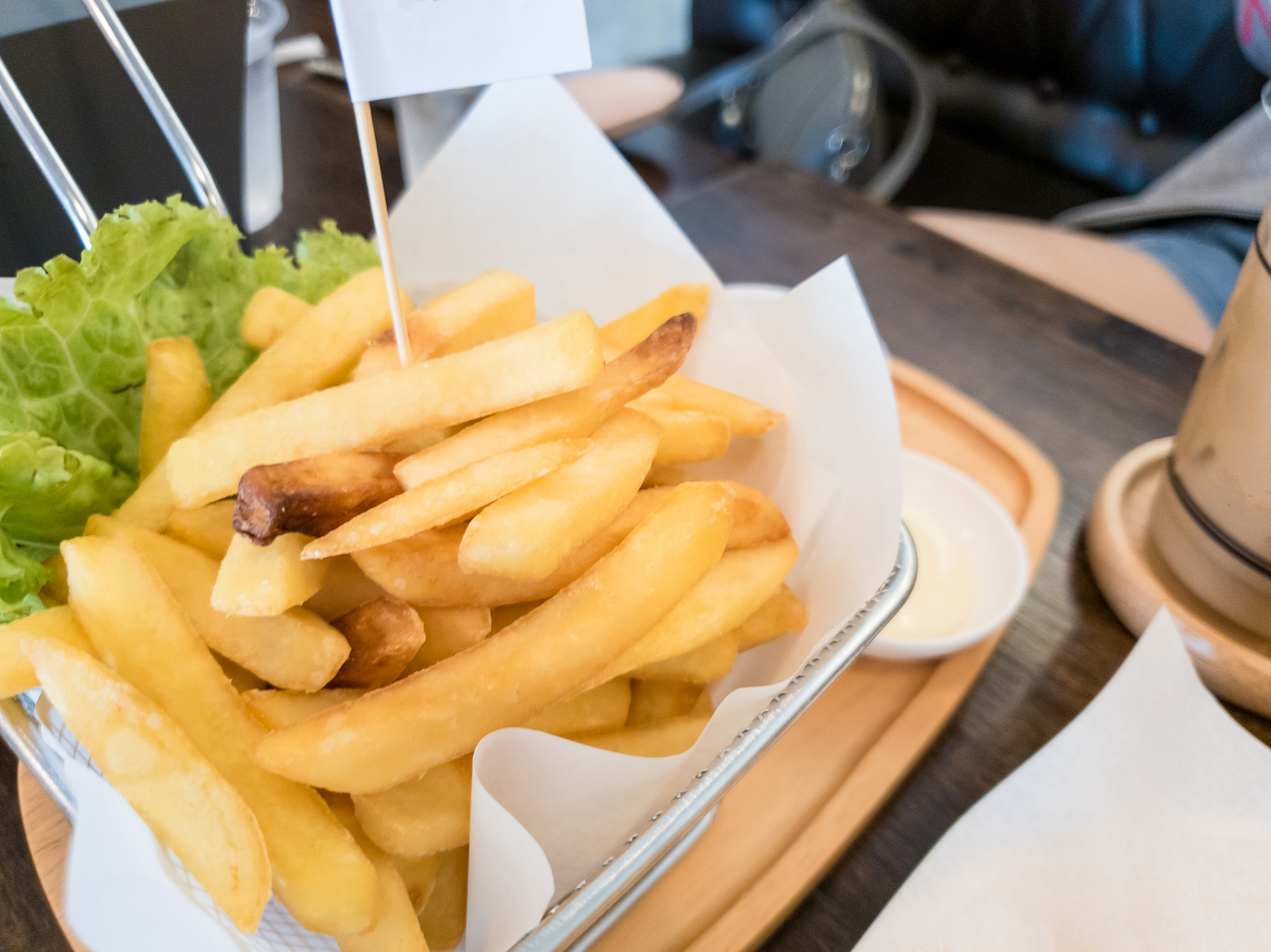 薯条和奶茶：绝配还是不搭？