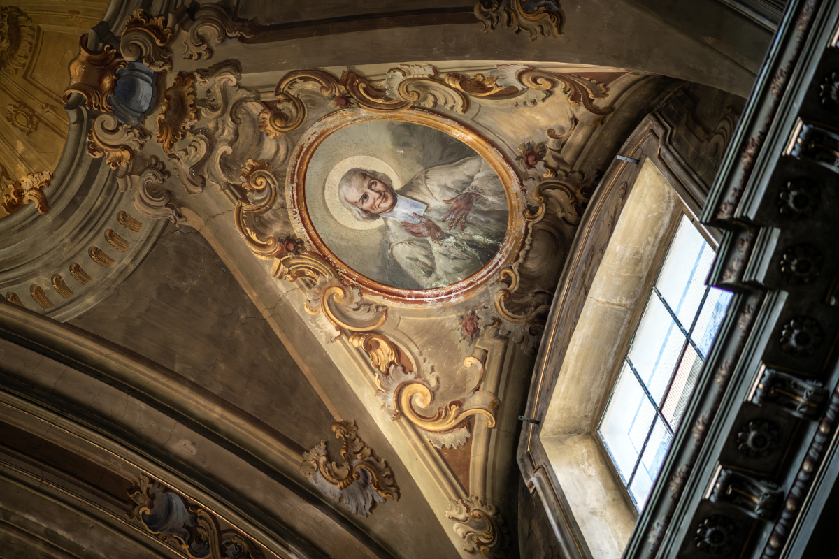 哪位美第奇家族的成员命乔治奥·瓦萨里修建了乌菲齐美术馆用于办公楼