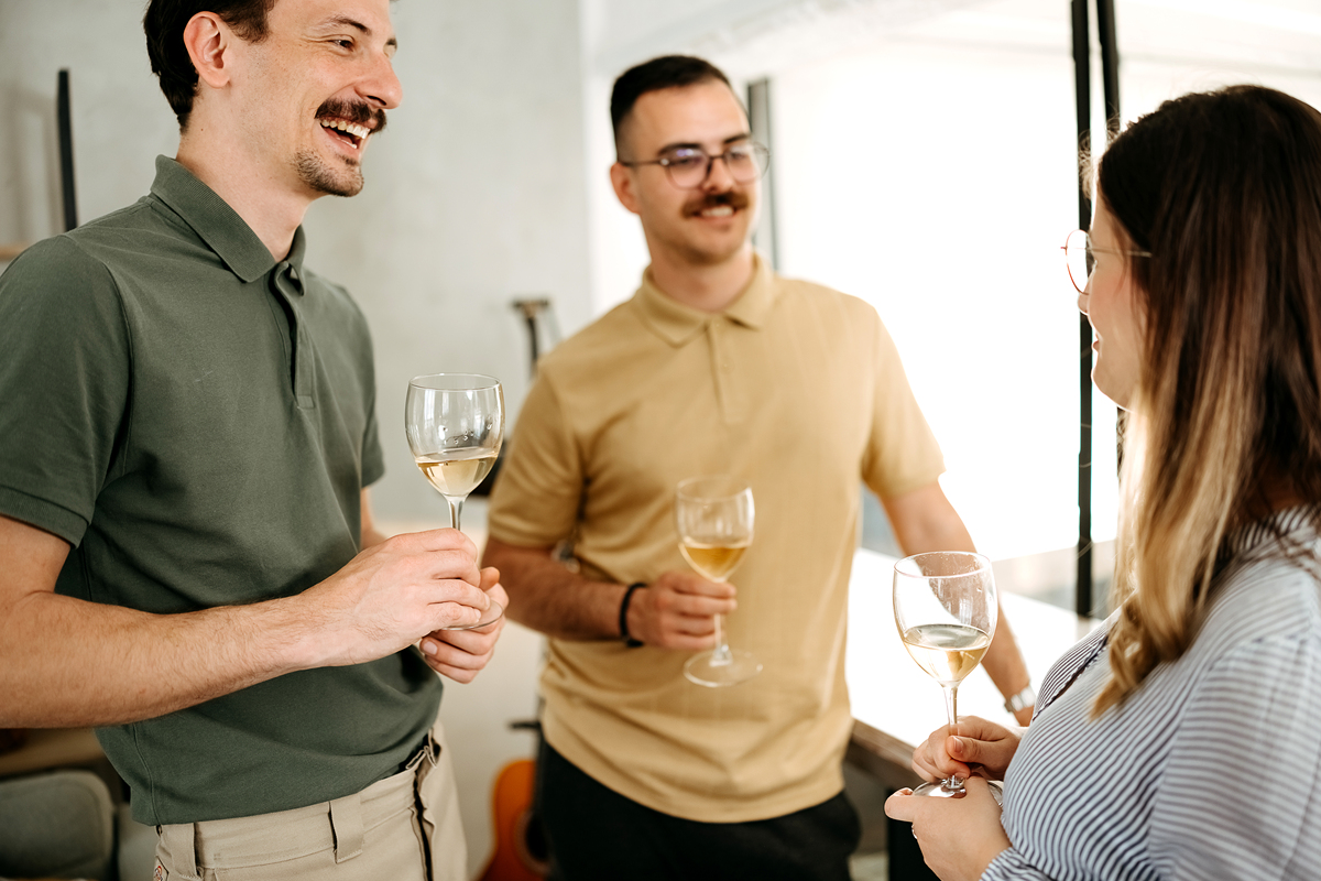 喝酒脸红怎么办？5个小妙招帮你轻松应对！