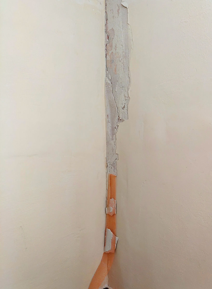 基层施工规范：如何确保基层牢固、平整、光滑？