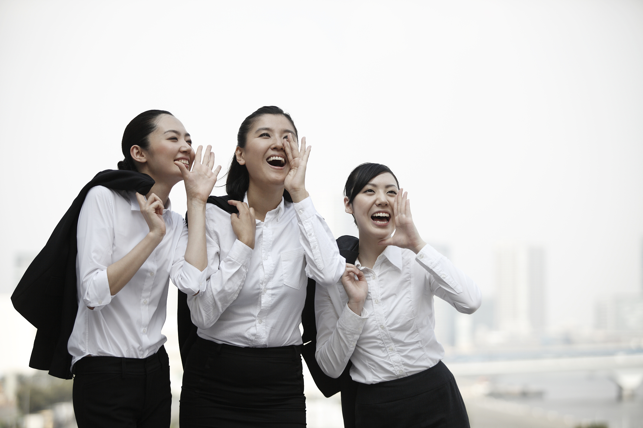 日本的报价通常采用低价策略来吸引买方的注意。这种低价往往基于卖方最有利的结算条件因此在交易条件方面可能无法完全满足买方的各种需求。如果买方要求改变相关条件卖方可能会相应地提高价格。因此最终交易价格通常会高于初始报价。