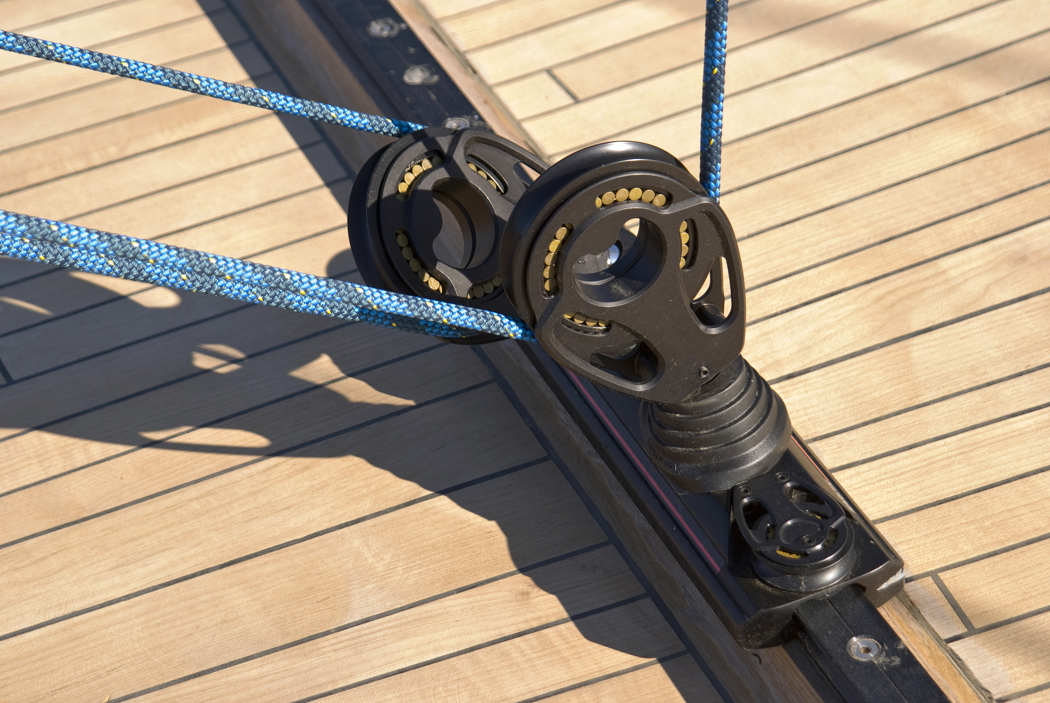 滚珠丝杆传动与齿形带传动：谁的速度更快？