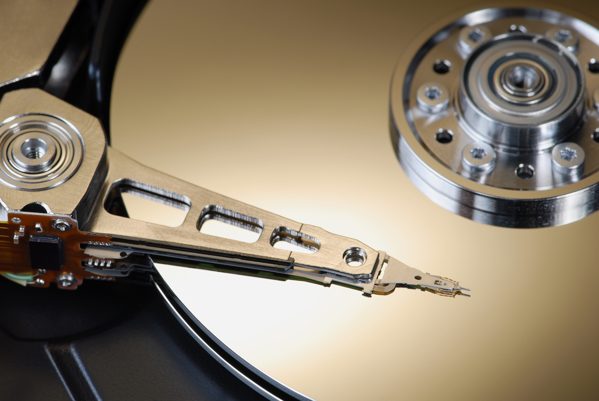 内存盘与普通磁盘有上面异同点