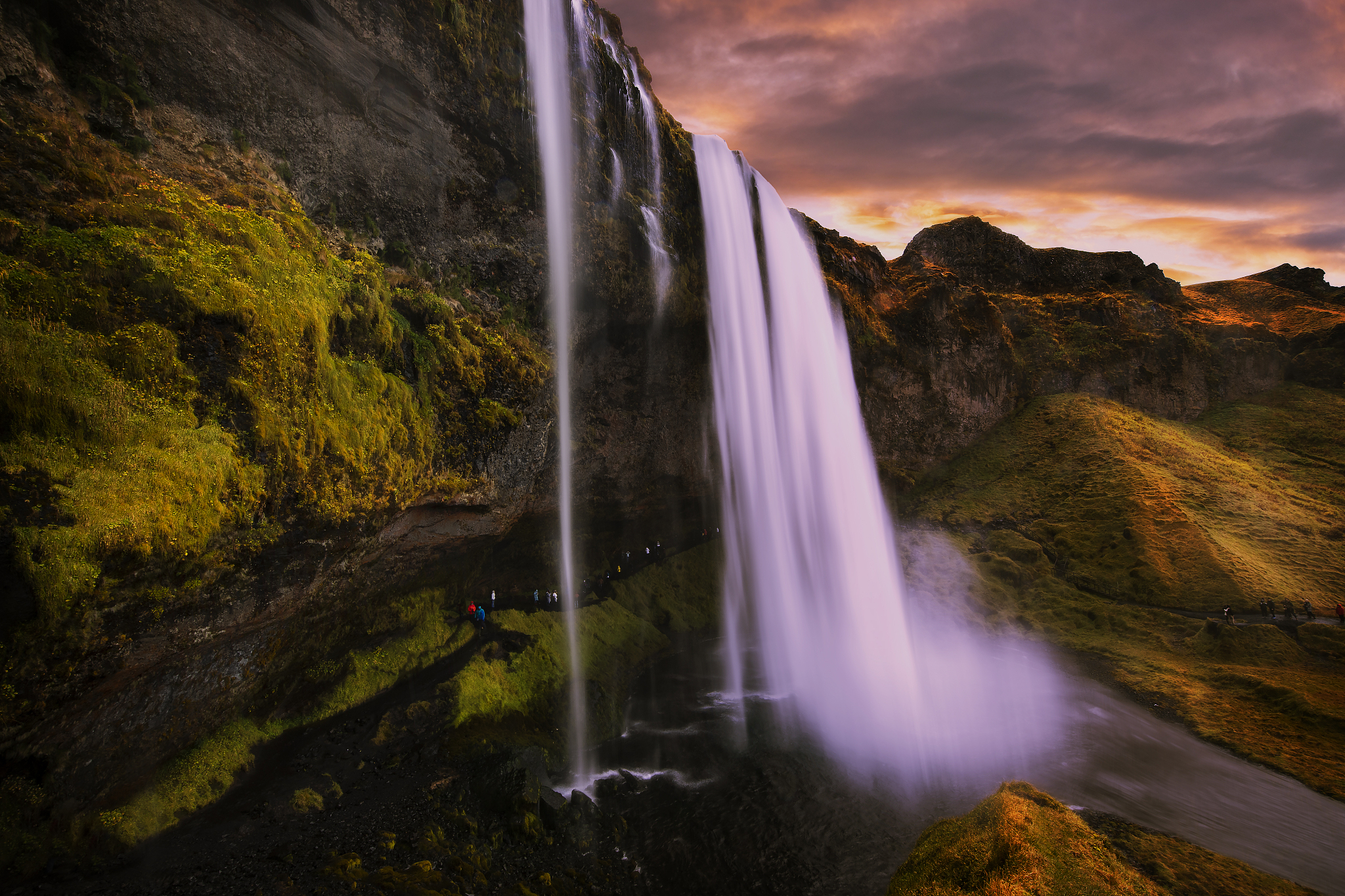 七字诗：山河壮阔，瀑布飞流
