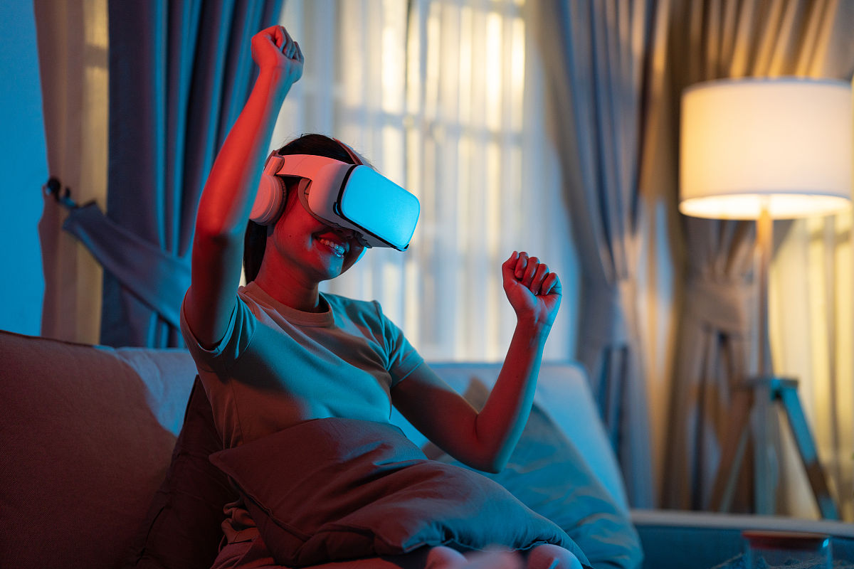 I need a command to play a VR 3D SBS video stream using ffplay without splitting it on two sides