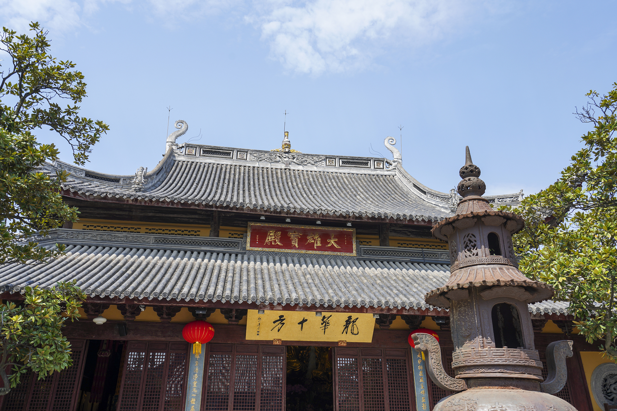 大连有龙华寺吗
