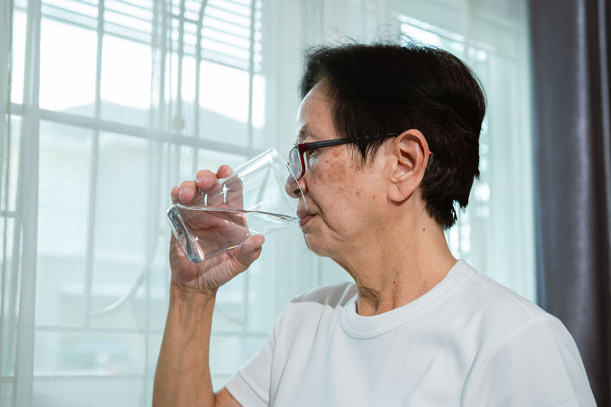 本来不怎么喝水的人突然喝多水有什么危害吗