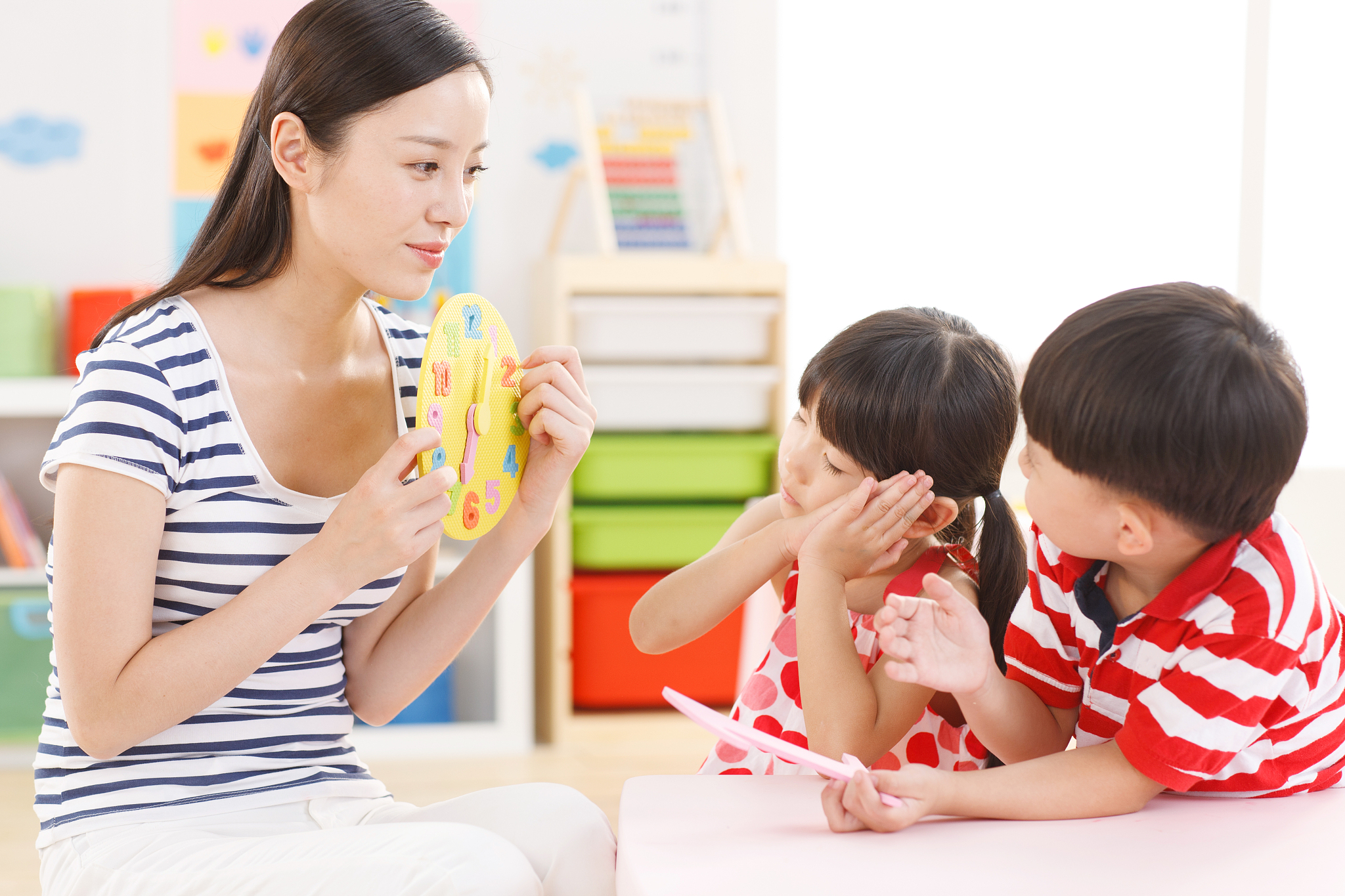教小孩的秘诀:简单易懂、互动有趣、充满激励 教小孩的秘诀:简单易懂、互动有趣、充满激励
