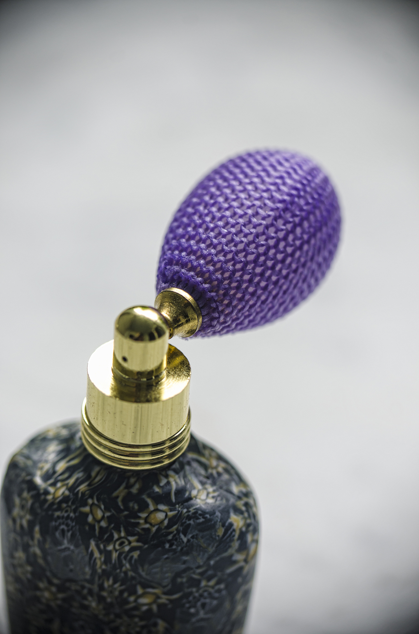 法国香水的非关税措施有哪些帮我用200字详细描述