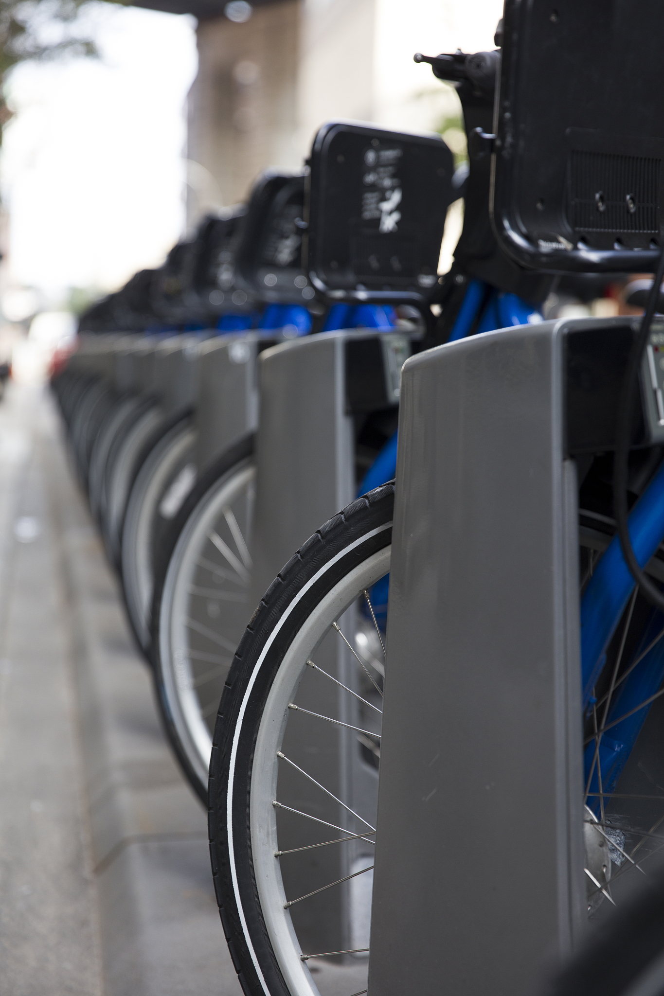 It is mainly to transport dj audio gear when I do events and when we go on outdoor activities to put luggage and outdoor gear