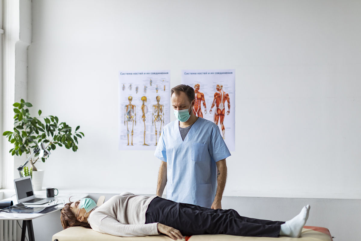 卧床病人肌肉痉挛反应：健康状况及应对措施