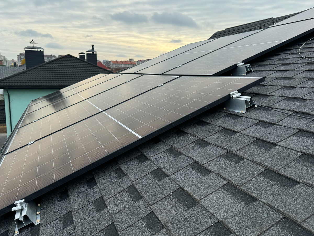 通过参观新技术、新材料的工厂了解房地产行业新技术、新材料的先进工艺、技术成熟度、使用范围和使用成本等要求字数2000字。