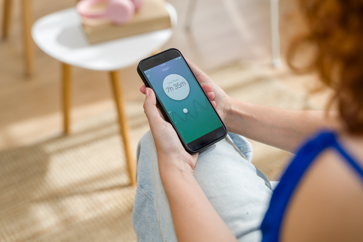 LifeBEAM 智能手环：以色列科技公司研发的健康监测利器