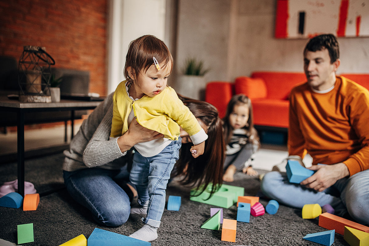 成都幼师院校分享：教育创新解‘虎妈猫爸’焦虑