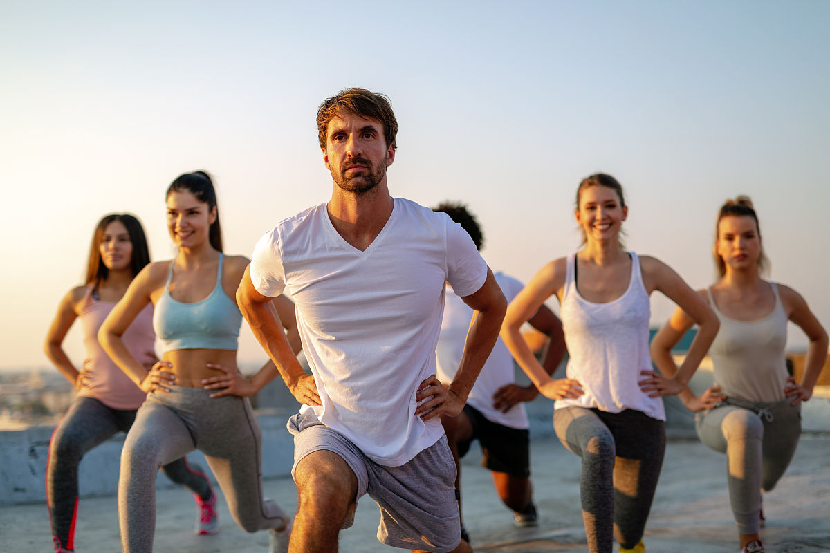 和朋友一起健身时应该怎么互动