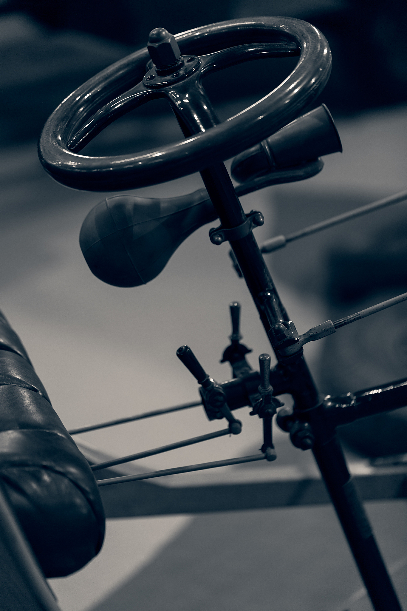 steering wheel of old- timer