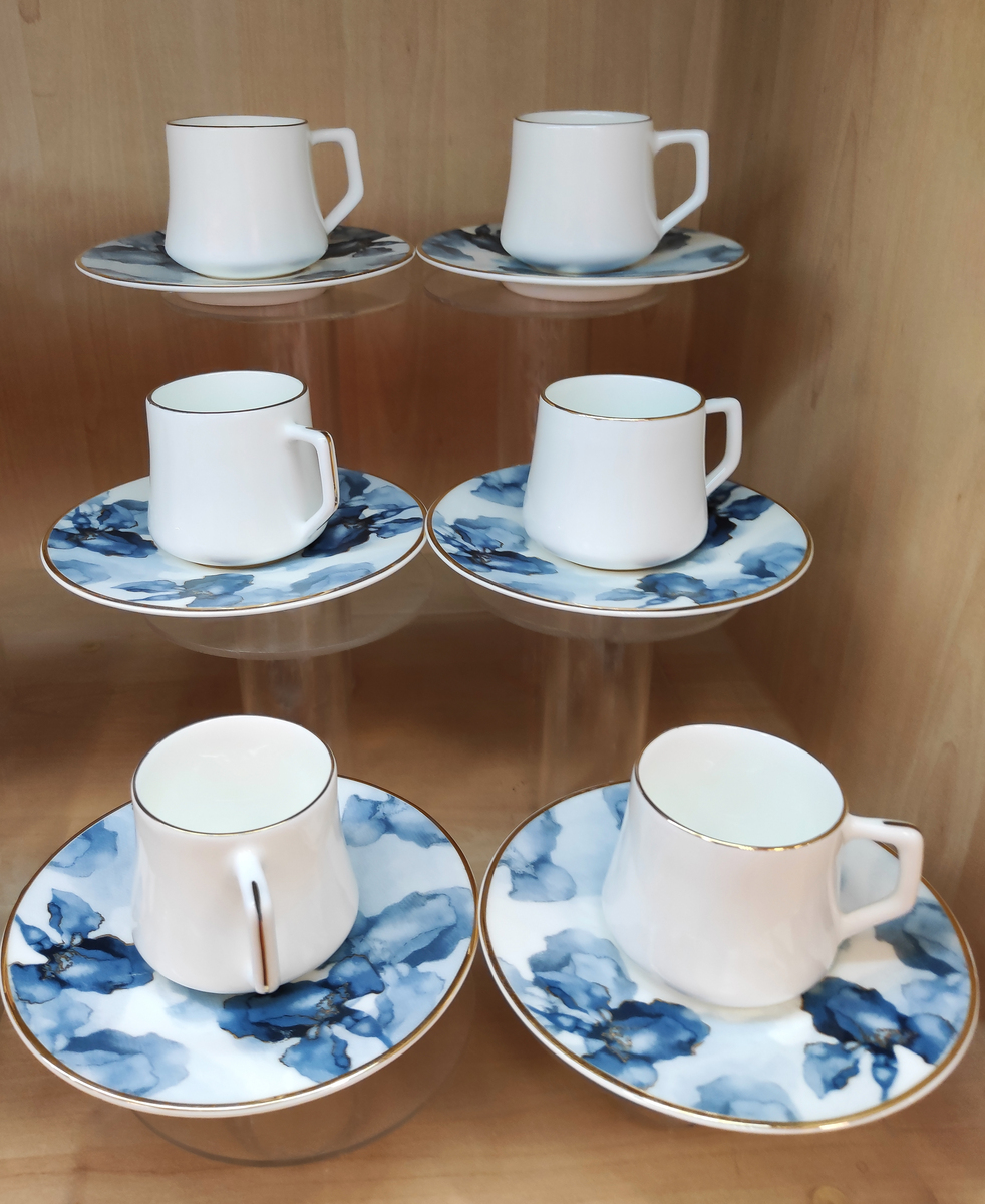 优雅杯子：精致餐具，提升生活品质