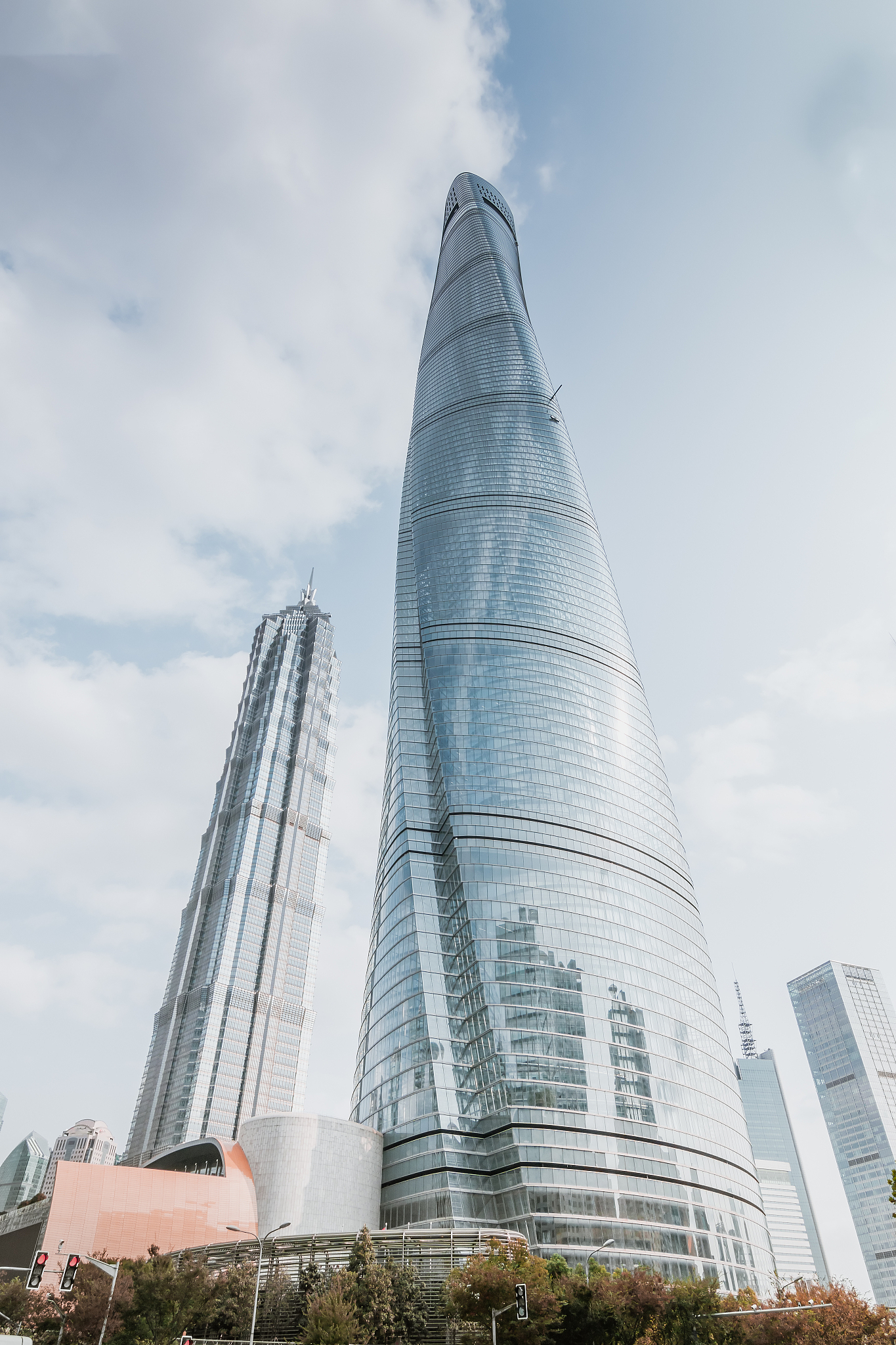 超高层建筑项目效益500字