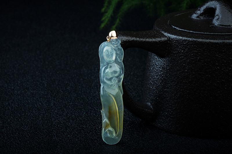 如何用玉石雕刻大提琴的挂件