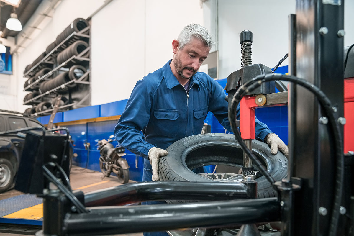 云南机电职业技术学院新能源汽车维修技术专业招生 - 培养新能源汽车维修人才