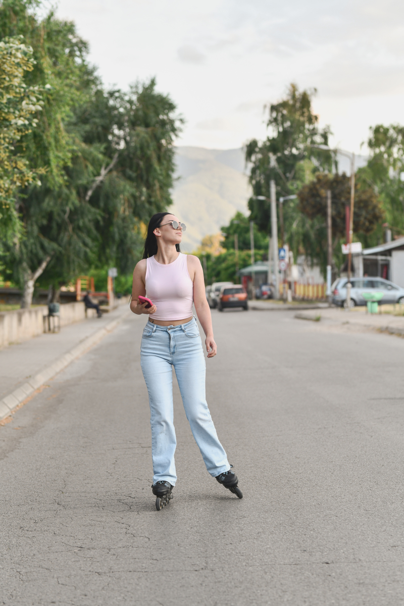 腰窝女生：健康、自信与美的象征