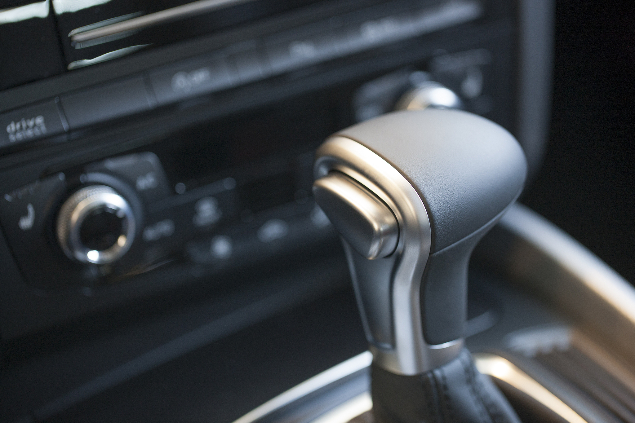 翻译以下网址的文章可以加入自己的理解但是大体上主题不能变用中文写出来网址：httpsvehicleanswerscomwhat-is-the-b-on-prius-shifter