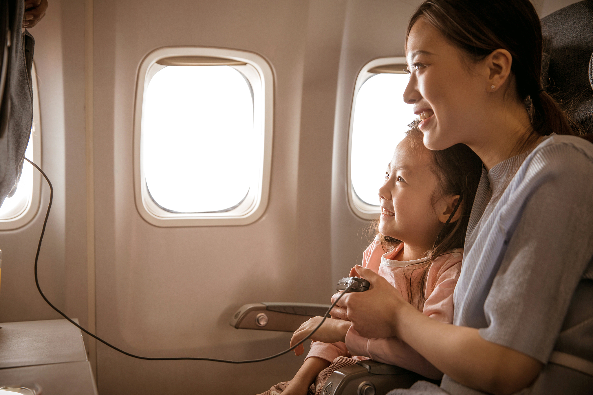 成都职业航空学院的空乘提醒：婴儿乘飞机注意哪些